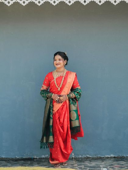 Happy Brides & Rich Stains photo 12