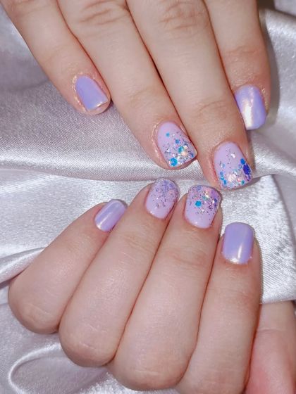 A lovely lavender set for a favorite client, combining chrome and glitter finishes.