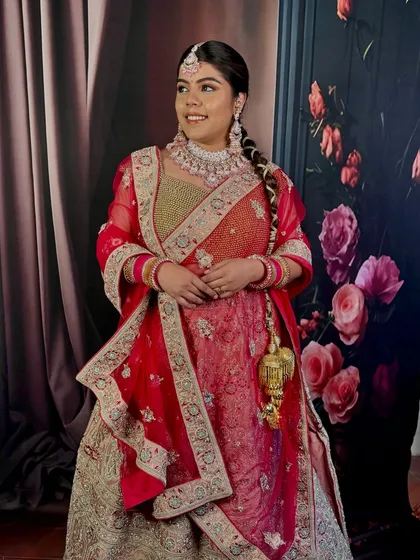 A stunning bride on her wedding day. I'm so happy I got to be her mehandi artist.