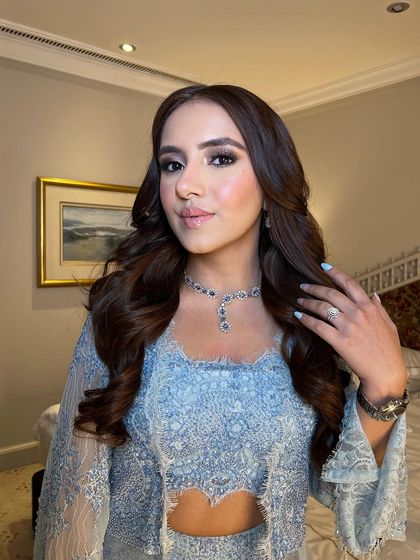 A close-up of the soft and elegant waves.