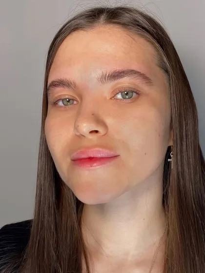 My work on a combined service: brow tinting with correction and thinning, plus a lash lamination with conditioning. I always tailor the result to your features and desires.