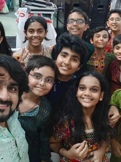 The youngest generation of garba lovers. It's heartwarming to see kids enjoying the festival with so much enthusiasm.