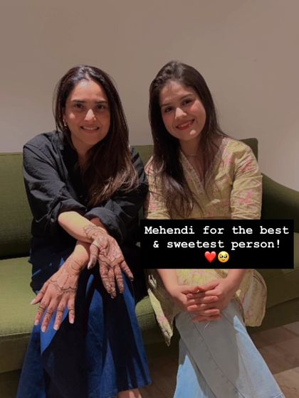 Sharing this photo again because my heart is so full. Creating mehendi for clients who appreciate the art is the best part of my job.