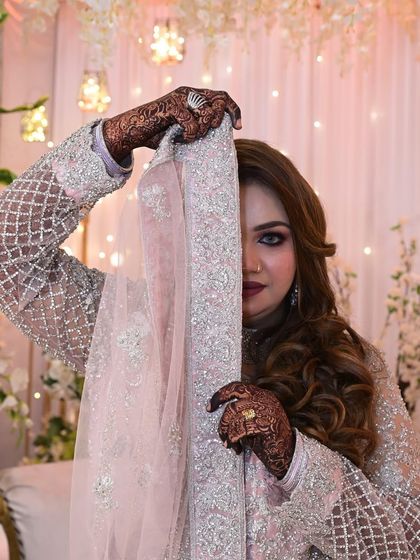 Soft & Ethereal: Pastel, White & Gold Looks photo 102