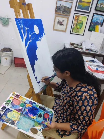 This extensive series follows a student's journey in creating a complex night-time city scene using a knife painting technique, from a blank canvas to a finished masterpiece.