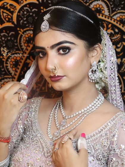 Contemporary & Pastel Bridal Glam photo 15