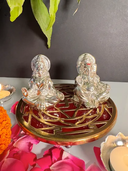 This view shows my Lakshmi Ganesha set in a festive setting, surrounded by diyas and flower petals. It’s a complete arrangement for Diwali puja or any auspicious occasion.