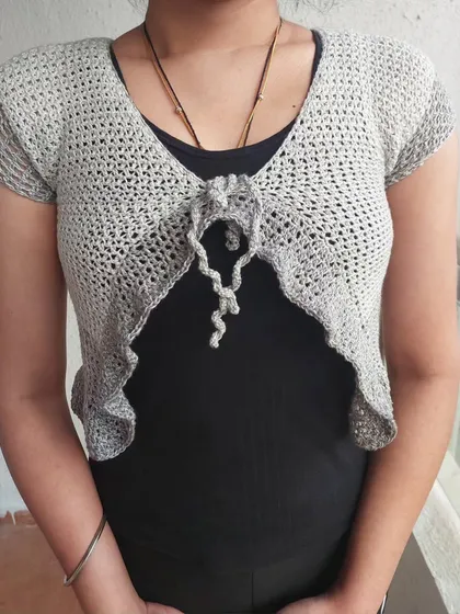 A front view of the Orchid Top, showing how it can be styled over a simple tank.