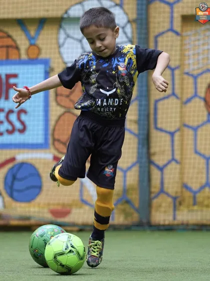 A fun and challenging drill for our youngest players, teaching them balance and coordination.