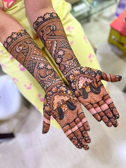 Signature Bridal Hands photo 38