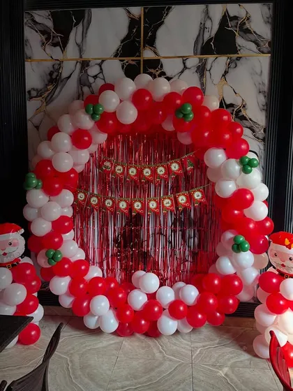 Another angle of the festive Christmas balloon photo booth.