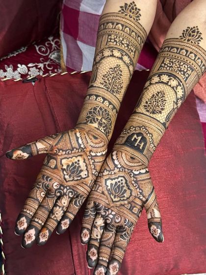 Intricate Bridal Mehndi (Hands & Arms) photo 43