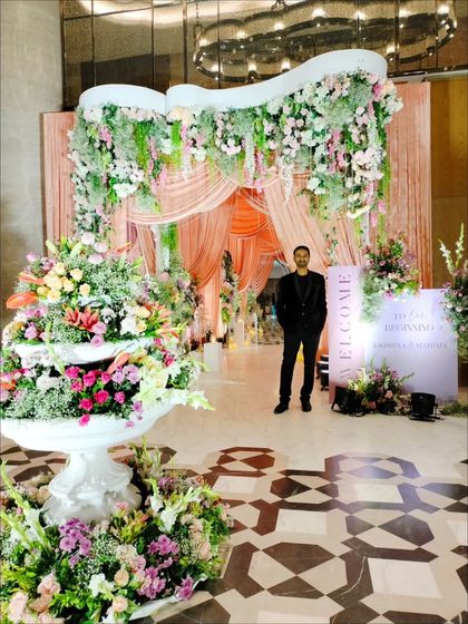 The entrance to the event hall in Pune was breathtaking.