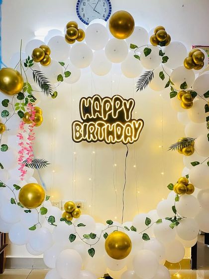 Birthday Balloon Arches & Backdrops photo 71