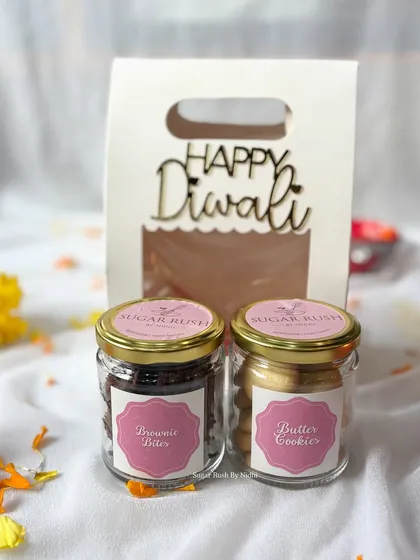 My 2-jar hamper box for Diwali, featuring jars of brownie bites and butter cookies. A simple, elegant, and delicious gift.