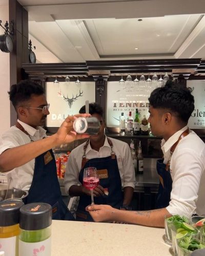 Diploma in Flairing and Mixology