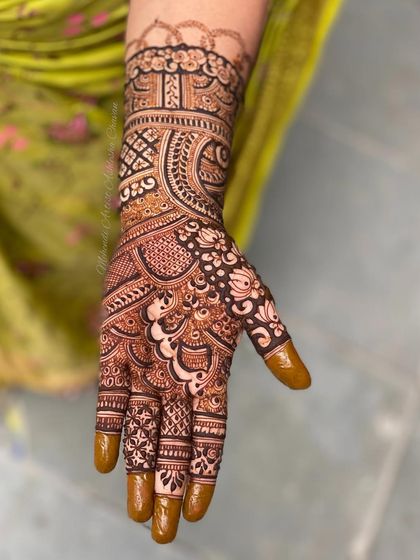 Full Bridal Mehendi (Hands) photo 71