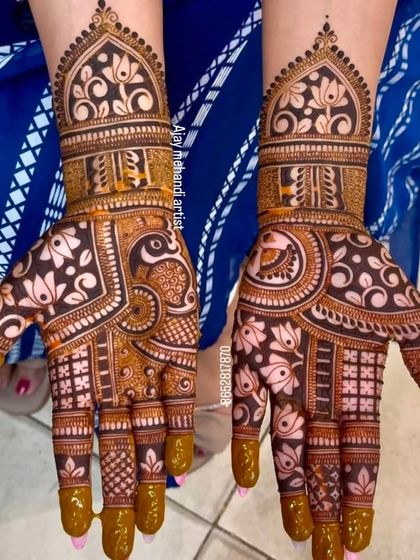 Intricate Bridal Mehndi photo 44