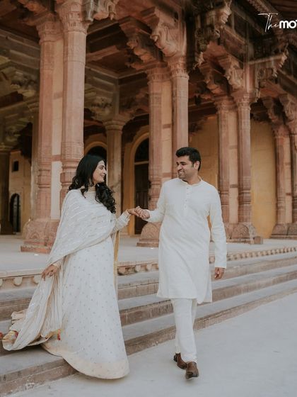 A graceful portrait of the couple descending the steps at Amer Fort. This shot has a regal and timeless quality, perfectly suited to the royal backdrop of Jaipur.