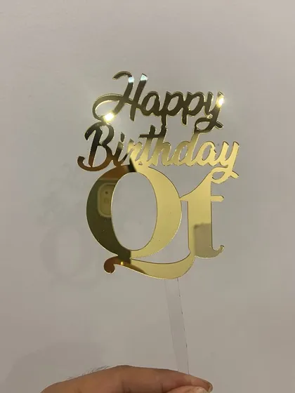 A simple and elegant "Happy Birthday 01" topper, perfect for a first birthday when you want a classic and timeless design.