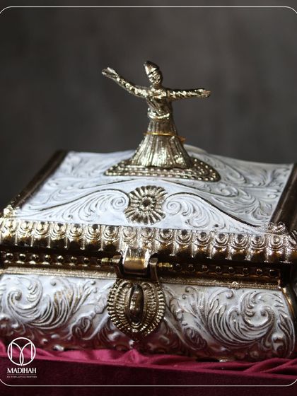 Madihah Home - Wedding Invitations and Gifts Bespoke Wedding Hampers & Invites photo 14