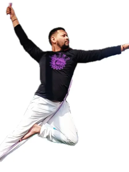 A dynamic, flying pose. This is the feeling of liberation that aerial yoga can give you.