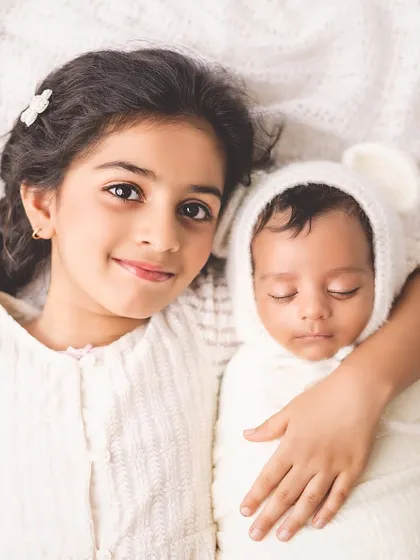 The beginning of a lifelong friendship. Capturing a big sister meeting her newborn sibling for the first time is a moment of pure magic and tenderness that I feel so honored to witness and preserve.