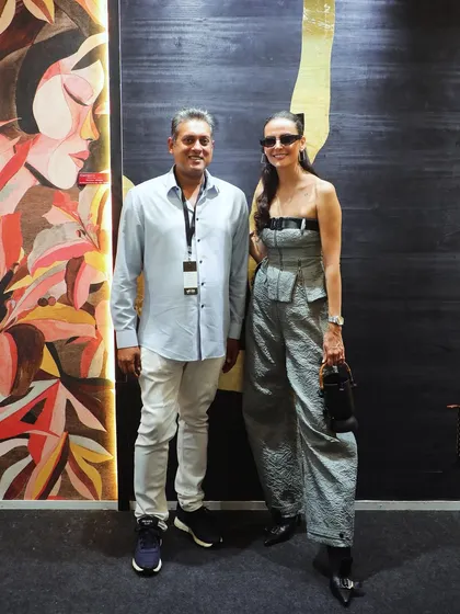 Delighted to have the stunning Mandana Karimi visit our booth at the Ajio Luxe Weekend. Her presence added a touch of star power to our showcase of elegant and luxurious designs.