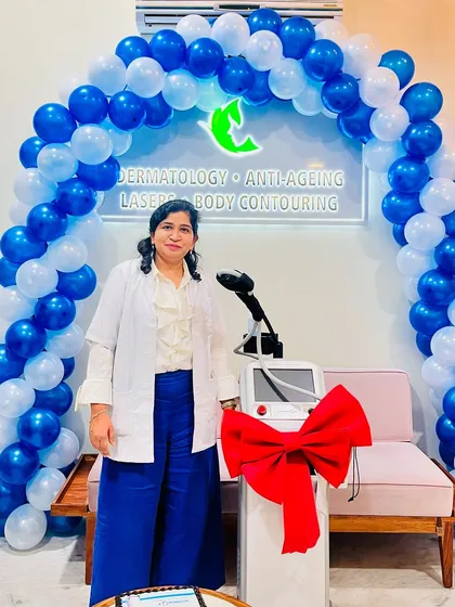 I am pictured here with our new, advanced HIFU machine. Investing in the latest technology is a priority for me to ensure my patients receive the safest and most effective treatments for skin tightening and lifting.