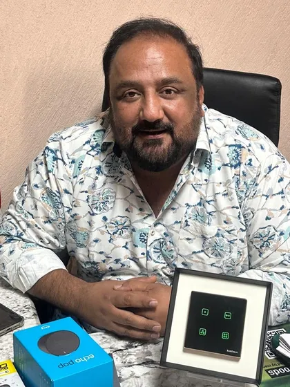 A closer look at Architect Sumit Mahey with our WiFi Keypad. We are proud to partner with designers who integrate smart technology into their creative visions.