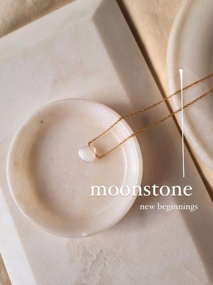 This White Moonstone heart-shaped drop pendant is a stone for new beginnings and inner growth.