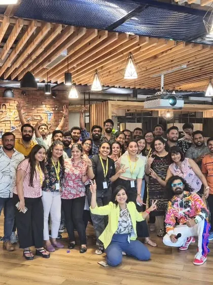 A fantastic group photo with the energetic team at Sapiens after a corporate event. My goal is always to leave the crowd buzzing with excitement and positive energy, and this picture captures that vibe perfectly.