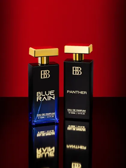 A sleek and sexy shot for a Valentine's Day perfume campaign. The mix of dark red and black, combined with the clean reflections on the surface, helps elevate the composition and gives it a luxurious feel.