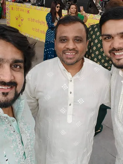 A selfie with friends and fellow artists. Navratri is all about togetherness and celebration.