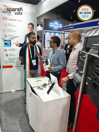 We are always eager to share the technical capabilities of our products. A detailed discussion in progress at the Strategic Electronics Summit.