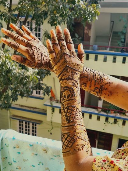 Mehndi Designer - Mehndi Artistry Services Bridal Mehndi Masterpieces photo 25