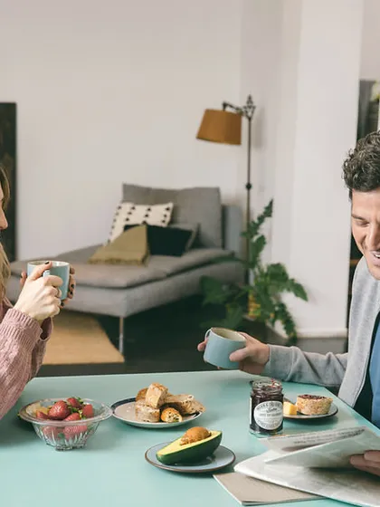 There are several unhealthy eating habits that might be holding you back from your health goals. Breaking them is the first step towards a healthier you.