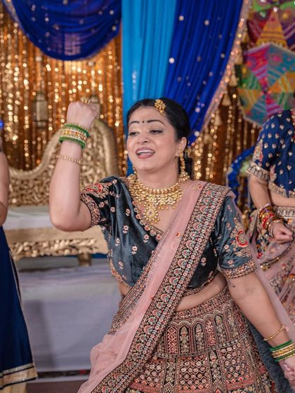 Taniya Dudani - Wedding & Sangeet Choreography Unforgettable Family Dances photo 23