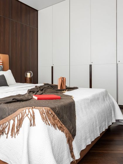 Aakriti Saraf Design - Full-Service Residential Interior Design Private Sanctuaries: Bedrooms photo 20