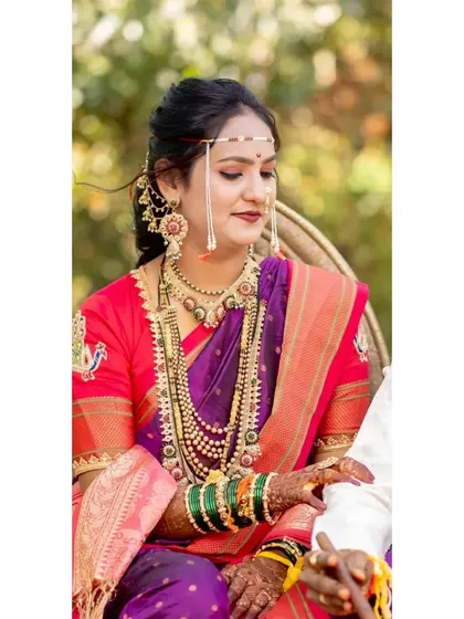 The essence of a traditional Vaidik bride. Every detail is perfect, from the intricate jewelry to the classic makeup that highlights her natural grace and elegance for the sacred vows.