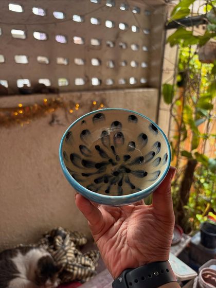 I loved teaching this student, who focused on enjoying the process rather than chasing perfection. That's why her work, from the Nerikomi tray to the quirky green face vase, turned out so beautiful and full of joy.