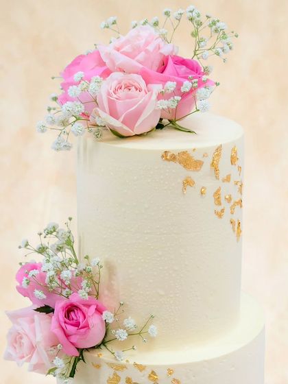 Neeth Medappa - Custom Celebration Cakes A Vow in Vanilla & Gold: Wedding & Engagement Cakes photo 14