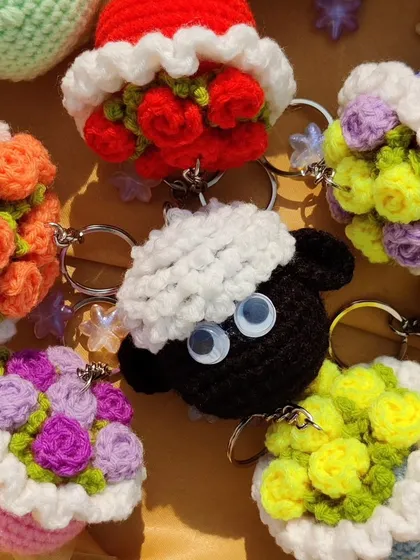 Shaun the Sheep keychains. I make them as a couple, one with a little bow, perfect for you and your bestie.