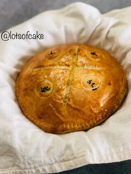 A taste of nostalgia! This is my Dilkush, also known as Dilpasand. It's a soft, fluffy bread with a sweet, delicate coconut filling, just like the ones from old-school Indian bakeries.