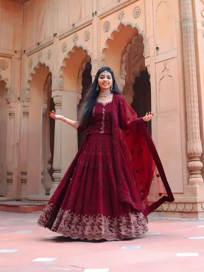 'Mai bhi naachu rijhaau sohne yaar ko'. A happy twirl in my beautiful outfit before a performance.