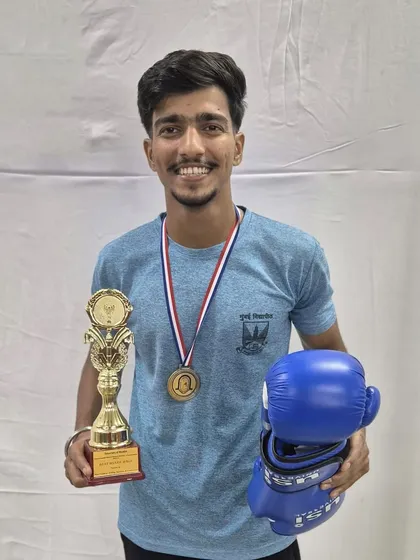 Shabash! A proud moment for the club as our boxer Aman Dulgaj wins the Gold Medal and the Best Boxer Award at the Mumbai University One Zone Boxing Championships. This is what dedication looks like.