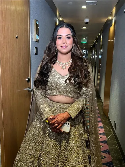 A full-length view of Disha's glamorous Sangeet outfit.
