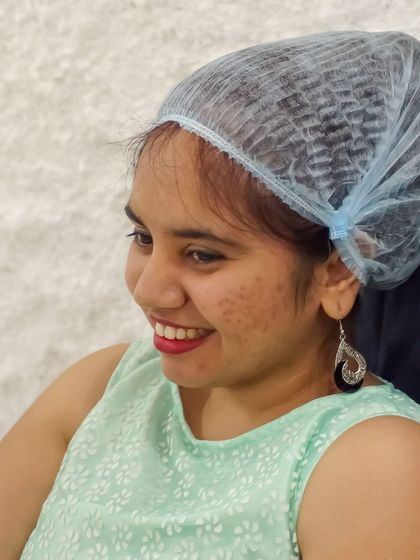 Salt therapy offers incredible benefits for the skin. Its anti-inflammatory and antibacterial properties can help with acne, rosacea, and eczema, while also improving hydration and reducing signs of aging. This is how it works.