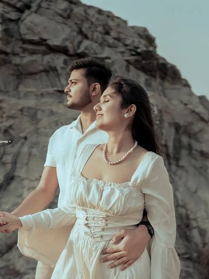 Bangalore Photographers - Pre-Wedding & Couple Photoshoots Earthy Elegance: Lakeside & Nature Shoots photo 7