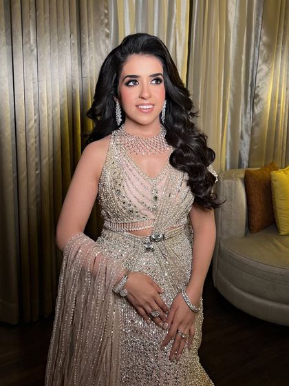 Another view of the Hollywood waves, showing their volume and glamour.